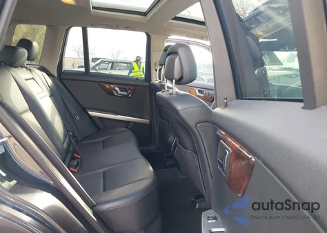 2010 Mercedes-Benz Glk 350 4Matic z USA, uszkodzony, nr VIN WDCGG8HB8AF457257